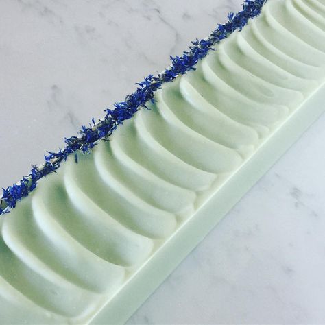 Soaperie Eucalyptus Mint Soap Eucalyptus Soap, Cold Process Soap Designs, Mint Soap, Soap Queen, Pretty Soap, French Green Clay, French Green, Eucalyptus Mint, Green Clay