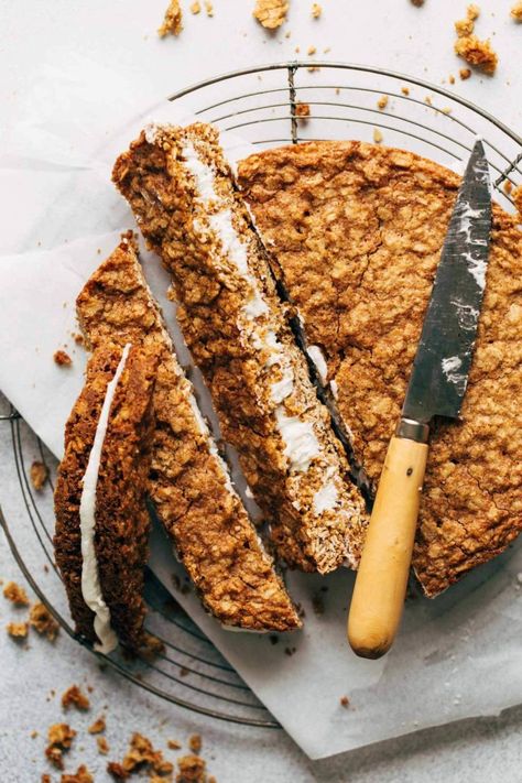 These oatmeal cream pie cookie bars are like slicing into one giant oatmeal cream pie. Two layers of chewy oatmeal cookie are baked into 8 rounds and filled with sweet buttercream frosting. #oatmealcreampie #oatmealcookies #sandwichcookies #butternutbakery | butternutbakeryblog.com Oatmeal Cream Pie, Butternut Bakery, Cream Pie Filling, Delicious Oatmeal, Oatmeal Cream Pies, Oatmeal Cookies Chewy, Oatmeal Cream, Oatmeal Cookie, Pie Bar