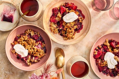 This Healthy Blackberry and Pear Breakfast Crisp Is Ready in Under 30 Minutes — Real Simple Breakfast Crisp, Pear Breakfast, Plum Crumble, Cherry Plum, Dessert Parfait, Blueberry Crumble, Nectarine, Real Simple, Recipe Collection