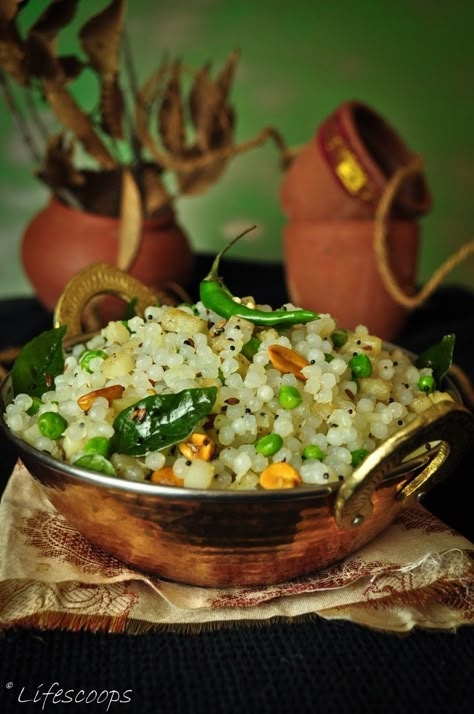 Tapioca Pearls, Potato and Peas Pilaf (Sabudana/Sago Khichdi) Khichdi Recipes, Indian Savouries, Sabudana Recipes, Upma Recipe, Vegetarian Breakfast Recipes, Tapioca Pearls, Allergy Free Recipes, Desi Food, South Indian Food