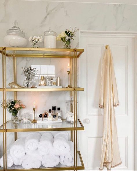 Gold Shelving, Bathroom Decor Apartment, Ideas Hogar, White Towels, Apartment Inspiration, Room Inspiration Bedroom, Dream House Decor, Design Case, My New Room