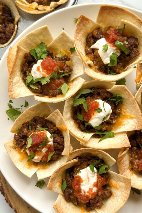 Taco Cups With Tortillas, Mini Taco Cups, Taco Appetizers, Taco Cupcakes, Sweet Chili Shrimp, Tortilla Cups, Easy Mac N Cheese, Taco Cups, Mini Tacos