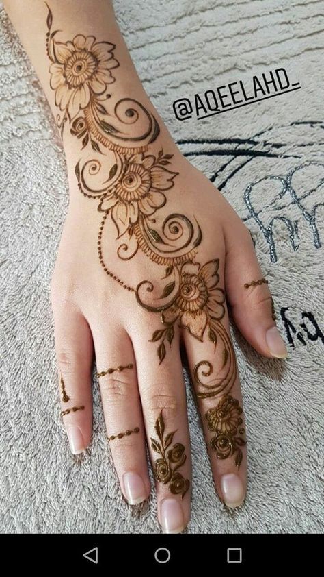 Henna Designs Forearm, Floral Henna Tattoo, Mahdi Design, Henna Inspired Tattoos, Floral Henna Designs, Finger Henna Designs, Henna Tattoo Hand, Henna Tattoo Designs Hand, Simple Henna Tattoo