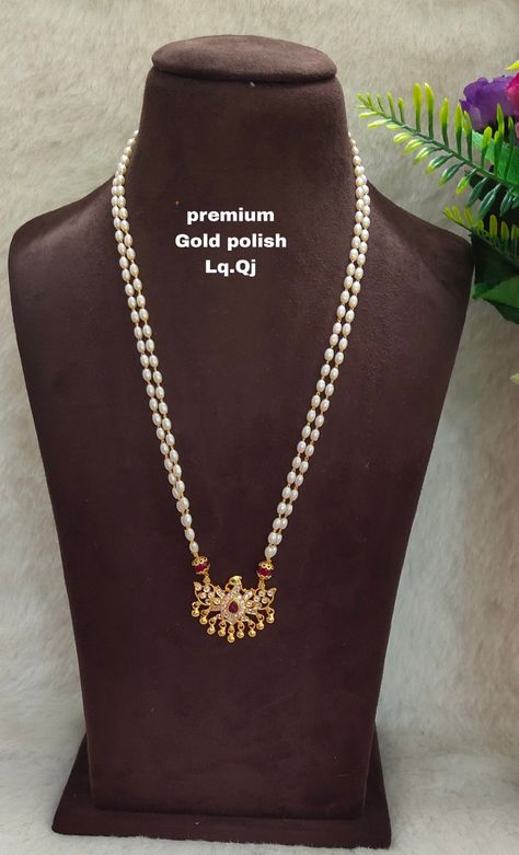 Pearl Chain Designs In Gold, Pendent Design, Pearl Bridal Jewelry Sets, One Gram Gold Jewellery, Pearls Chains, Pearl Jewelery, Mango Haram, Pearl Earrings Designs, Pearl Chains