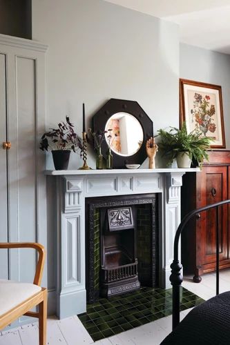 Edwardian fireplace Edwardian Living Room, Jill Murphy, Victorian Terrace Interior, Edwardian Fireplace, Edwardian Home, Green Tiles, Victorian Living Room, Victorian Fireplace, Edwardian House