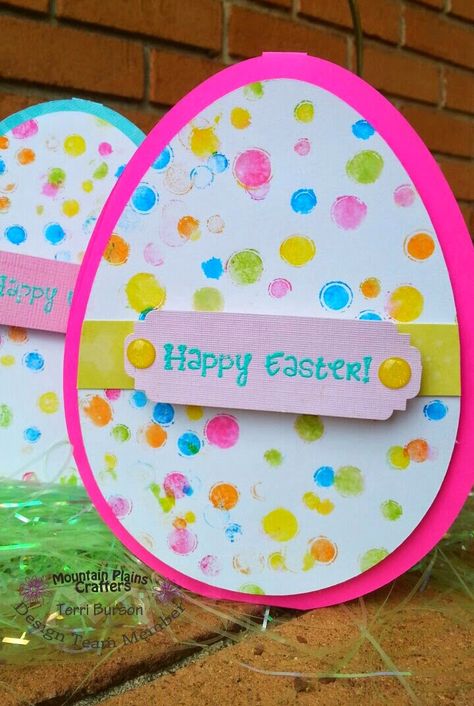 Free SVG file for this fun Easter Egg shaped card, plus giveaway link! Funny Easter Cards, Diy Easter Cards, Space Svg, Egg Card, Easter Stuff, Easter Specials, Craft Market, Monthly Crafts, Free Cricut