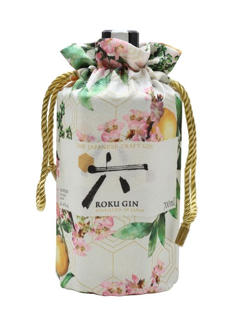 Roku Gin with Summer Bag : Buy from The Whisky Exchange Roku Gin, Gin Branding, Gyokuro Tea, Yuzu Citrus, Alcoholic Bottles, Sencha Tea, Craft Gin, Glass Packaging, Sakura Flower