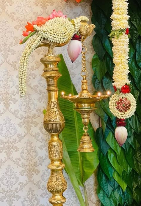 Indian Wedding Decor Inspiration South Indian House Warming Decorations, Traditional South Indian Wedding Decor, God Is In The Details, Weddings Decorations Elegant Romantic, Temple Decoration, Pooja Decor, Home Flower Decor, Themed Wedding Decorations, Indian Wedding Decor