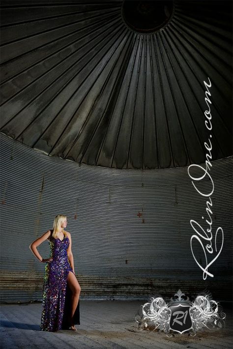 Senior Pictures With Grain Bins, Grain Bin Photoshoot, Grain Bin Senior Pictures, Senior Pictures Boys, Outdoor Photoshoot, Senior Pics, Senior Year, Pic Ideas, Diy Outdoor