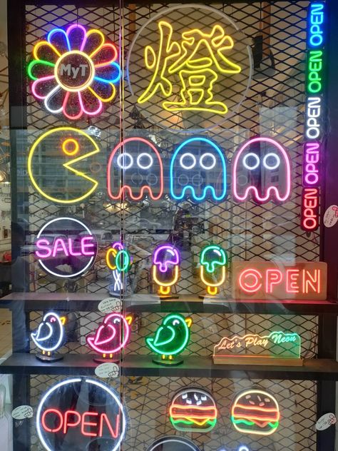 Salon Signs, 3d Printing Diy, Neon Decor, Neon Lighting, Playstation, Neon Signs, Neon, Embroidery, Led