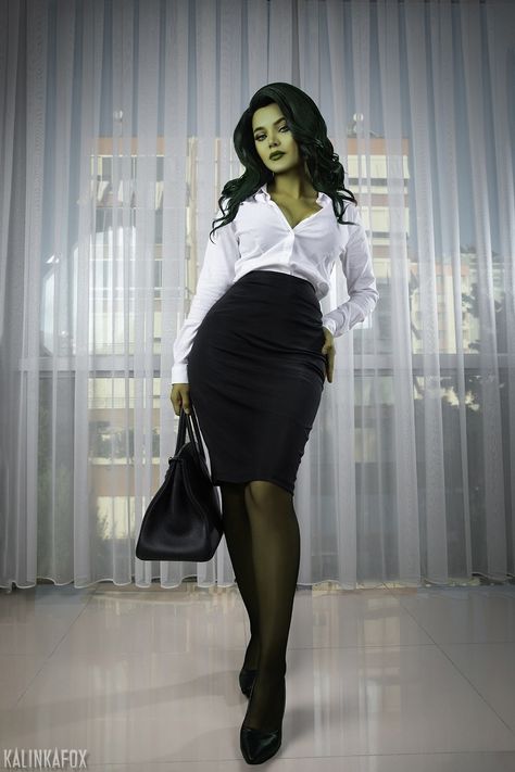 Female Marvel Cosplay, She Hulk Costume, Female Hulk, She Hulk Cosplay, Casual Selfie, Kalinka Fox, Hulk Costume, Black Widow Costume, Jennifer Walters