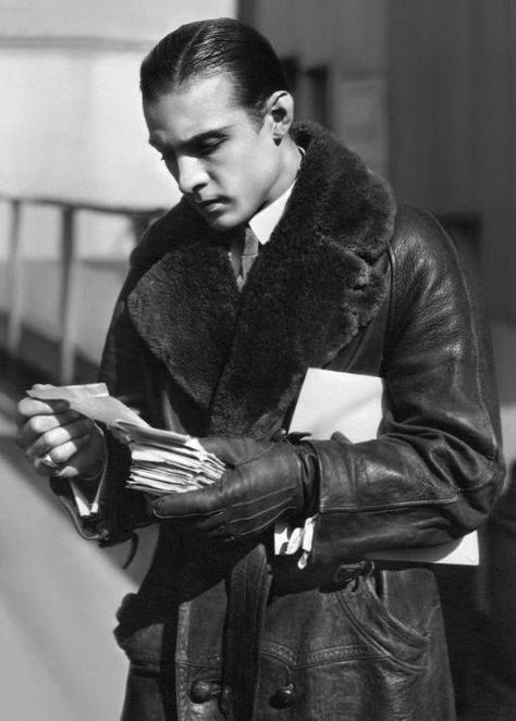 Public Enemies, Rudolph Valentino, Silent Film Stars, Romantic Films, Valentino Couture, Silent Movie, Valentino Rossi, Roaring Twenties, Film Stars