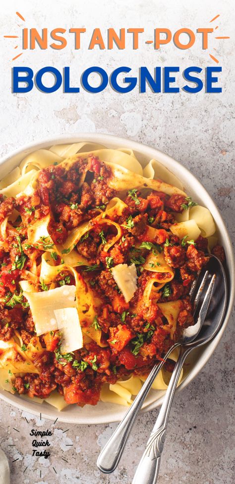 Are you in need of a hearty and comforting Bolognese sauce Made for Busy Weeknights? We've got the recipe just for you! Our Instant-pot Bolognese sauce is a perfect meaty, easy bolognese sauce recipe that's prefect for Wednesday night cooking, cause who really like cooking on Wednesday? Bolognese Instant Pot, Instant Pot Bolognese Sauce, Oven Hamburgers, Instant Pot Bolognese, Easy Bolognese Sauce, Easy Bolognese, Tofu Bolognese, Bolognese Sauce Recipe, Easy Weekday Meals