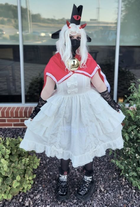 cult of the lamb cult leader feminine cosplay Cult Of The Lamb Costume, Plus Size Cosplay Anime, Cosplay Plus Size Ideas, Plus Size Cosplay Ideas, Cult Outfits, Cult Of The Lamb Cosplay, Duo Cosplay Ideas, Sheep Cosplay, Cult Of Lamb