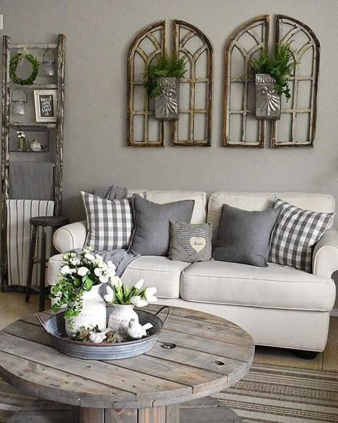 45+ Best Farmhouse Living Room Decor & Design Ideas For 2019 Front Veranda, Rustic Chic Living Room, Furnitur Ruang Keluarga, Farmhouse Living Room Decor Ideas, Rustic Farmhouse Living Room, Apartment Goals, Modern Farmhouse Living Room, Farmhouse Living Room, Chic Living Room