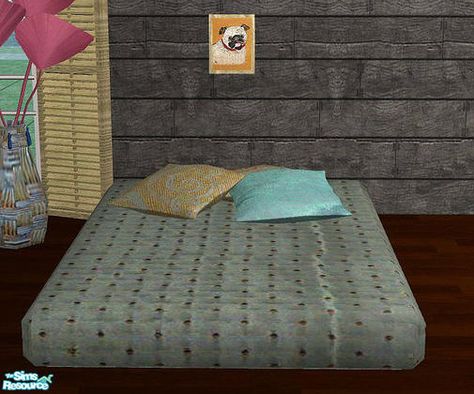 a floor mattress that works as a double bed Found in TSR Category 'Misc' Sims 4 Mattress, Sims 4 Beds, Messy Bed, Die Sims 4, Cc Sims4, Theme Beds, Ts2 Cc, Cc Furniture, Bed Floor