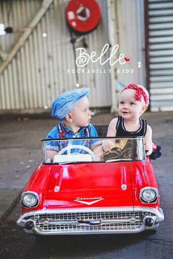 Cars Photoshoot, Rockabilly Kids, Rockabilly Baby, Sugar Mama, Men Cards, Rockabilly Wedding, Trendy Family, Kool Kids, Rockabilly Style