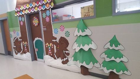 Gingerbread Village School Hallway, Gingerbread School Hallway, Gingerbread Hallway School, Ginger Bread Door Ideas, Gingerbread Classroom Door Ideas, Gingerbread House School Hallway, School Hallway Christmas Decorations, Gingerbread Classroom Decorations, Christmas Hallways