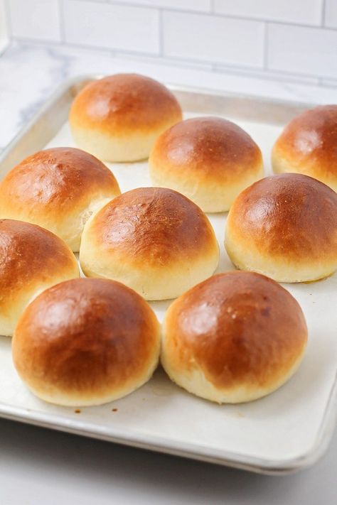 Brioche Buns Recipe, Brioche Sandwich, Christmas Beef, Sandwich Buns, Cozy Soups, Baking Powder Biscuits, Choux Buns, Rolled Sandwiches, Bread Soup