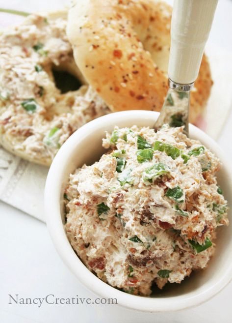 Cream Cheese Spread Recipes, Cheese Spread Recipes, Cream Cheese Spread, Cream Cheese Dips, Cream Cheese Spreads, Spread Recipes, Cheese Spread, Green Onion, Yummy Dips