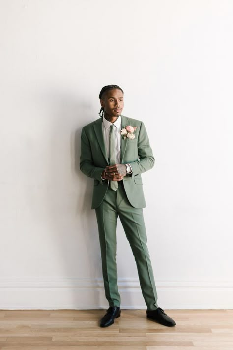 Colored Suits For Men Prom, Groom Suit Summer Wedding Green, Men’s Sage Green Suit, Safe Green Suit, Green Suit Spring Wedding, Sage Suit Groom, Light Green Groom Suit, Sage Green Tuxedo For Men, Summer Groom Suit Ideas