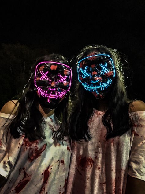 #halloween #purgecostume #halloween2018  Best friend ideas, excuse my hair Best Friend Halloween Costumes For 2 Scary, Scary Duo Halloween Costumes Bff, Halloween Costumes For Bestfriends, Purgecostume Halloween Group, Purgecostume Halloween Diy, Motive Outfits, Purgecostume Halloween Makeup, Duo Halloween Costumes Scary, Purgecostume Halloween