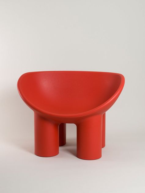 Roly Poly Armchair – Red Brick High Museum Of Art, Famous Chair, Siam Paragon, Faye Toogood, Red Armchair, Dallas Museum Of Art, Corning Museum Of Glass, High Museum, Fiberglass Planters