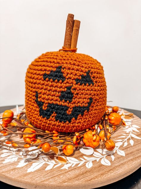 Charming Jack-o’-Lanterns: Easy Crochet Pumpkin Pattern - Sierra's Crafty Creations Easy Crochet Pumpkin, Pumpkin Crochet Pattern, Crochet Pour Halloween, Holiday Crochet Patterns, Pumpkin Crochet, Crochet Pumpkins, Pumpkin Stands, Crochet Halloween, Crochet Wedding