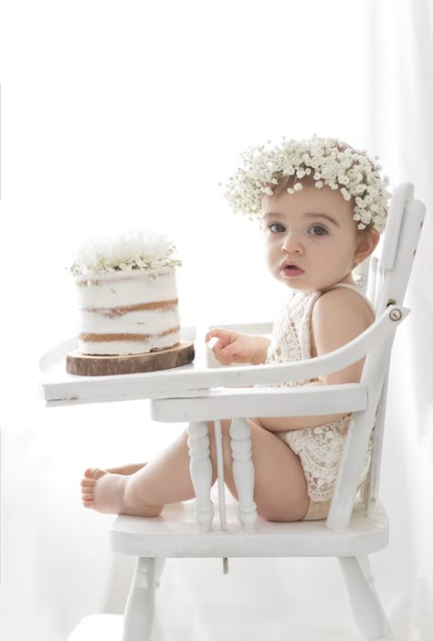 Highchair Cake Smash Photos, White High Chair 1st Birthdays, First Birthday High Chair Picture, Cake Smash Photos High Chair, 1st Birthday Chair, All White Cake Smash Photoshoot, Onederland Photo Shoot 1st Birthdays, Cake Smash In High Chair, Small Intimate First Birthday