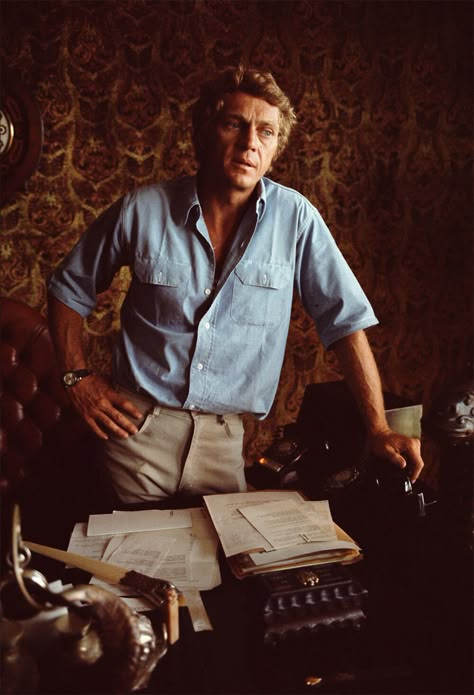 Every Well-Dressed Man Has These 10 Things In Common Actor Steve Mcqueen, Steve Mcqueen Style, Steven Mcqueen, Terry O Neill, Steve Mc, Faye Dunaway, Steve Mcqueen, Bruce Springsteen, Well Dressed Men