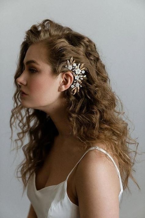 Bridal Floral Hair, Bridal Flower Hair Comb, Pearl Hair Pin, Braided Updos, Bridal Hair Pins Pearl, Leaf Headpiece, Floral Hair Pins, Romantic Hairstyles, Bridal Hair Piece