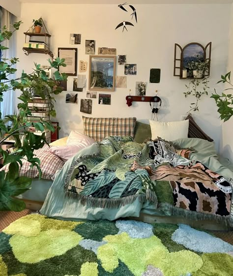 Find Your Room Aesthetic, Plant Room Bedrooms, Small Maximalist Bedroom, Lofi Bedroom, Different Room Aesthetics, Room Makeover Aesthetic, Aesthetic Room Makeover, Makeover Aesthetic, Room Aesthetic Ideas