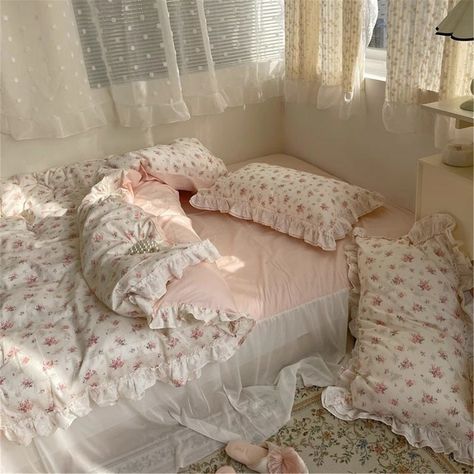 Pink Comforter Aesthetic, White Aesthetic Bedroom, Coquette Roses, Pink Apartment Decor, Ruffle Duvet Cover, 80s Decor, Pink Comforter, Pink Duvet Cover, Vintage Inspired Decor