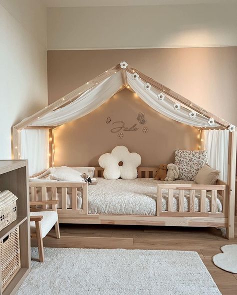 Toddler Bedroom Ideas, Kid Bed, Kids Rooms Inspo, Toddler Room Ideas, Toddler Bedroom Girl, Big Kid Bed, Baby Girls Room, Big Girl Bedrooms, Baby Room Themes