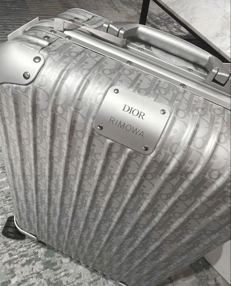 Fancy Suitcase, Suitcase Luxury, Suitcase Aesthetic, Luxury Suitcase, Mini Suits, Dior Girl, Travel Bag Essentials, Suit Pin, Suitcase Bag