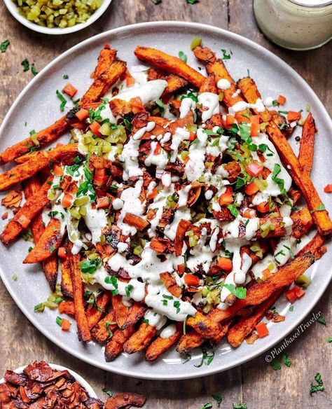 Vegan Plantbased Recipes (@vegan_veganfood) posted on Instagram: “Buffalo Sweet Potato Fries By @plantbased.traveler Recipe: Ingredients: 2 large sweet potatoes 1 tbsp avocado oil 2 tbsp cornstarch…” • Oct 1, 2021 at 7:01pm UTC Buffalo Sweet Potato, Vegan Mayonaise, Bacon Chips, Crispy Sweet Potato Fries, Sweet Potato Recipes Fries, Plantbased Recipes, Vegan Ranch, Vegan Bowls, Potato Fries