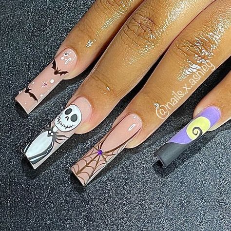 Nightmare Before Christmas Acrylic Nails, Halloween Nails Nightmare Before, Sally Nightmare Before Christmas Nails, September Nails 2023, Night Before Christmas Nails, Boston Nails, Nightmare Before Christmas Nails Designs, The Nightmare Before Christmas Nails, October Nails Halloween