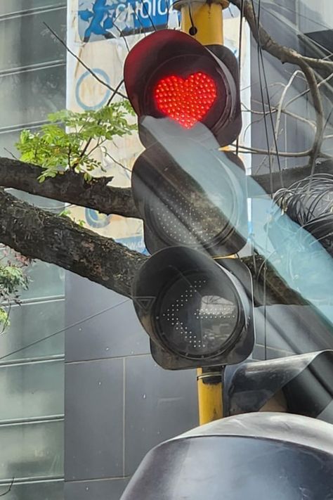 Road Signals, Road Signal, Traffic Signals, Space Saving Staircase, Traffic Signal, Train Photography, Car Advertising, Traffic Light, Car Wallpapers