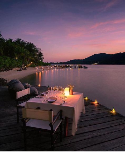 Song Saa Private Island, Romantic Dinner Decoration, Romantic Table Setting, Dream Dates, Beach Dinner, Romantic Dinner For Two, Romantic Table, Paris Pictures, Design Room