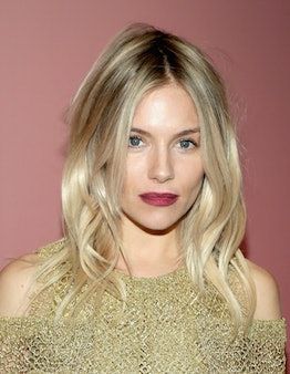 Sienna Miller Hair, Makeup Tip, Oval Face Haircuts, Blonde Hair Inspiration, Blonde Hair Shades, Blonde Hair Looks, Oval Face, Sienna Miller, Long Blonde