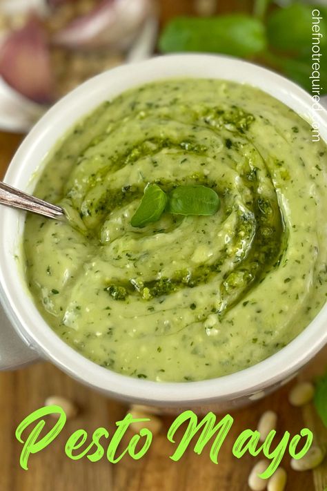 Mixture of mayonnaise and basil pesto in a white bowl on a wooden chopping board. Pesto Mayo, Easy Dinner Sides, Chili Bean, Basil Pesto Chicken, Pesto Recipes, Basil Pesto Recipes, Pesto Salad, Mayo Recipe, Easy Dinner Casseroles