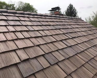 #1 Synthetic Shake Roofing - BEST Composite Cedar Shake Shingles Cottage Roof Shingles, Shake Shingles Exterior, Shingle And Metal Roof Combination, Faux Cedar Shake Roof, Faux Cedar Shake Siding, Asphalt Shingles That Look Like Cedar, Diy Cedar Shingles, Metal Roofing Ideas, Cedar Roof Shingles