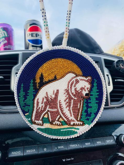 Beaded Bear Medallion, Medallion Beadwork, Metis Beadwork Patterns, Regalia Beadwork, Powwow Beadwork, Indigenous Crafts, Indigenous Beadwork, Native Outfits, Beaded Medallion