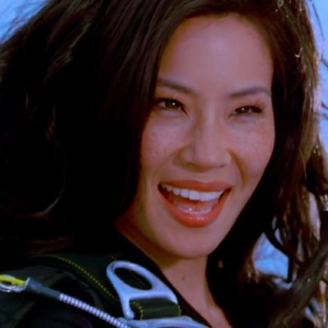 lucy liu as alex munday in "charlie's angels (2000)". Alex Munday, Lucy Liu, Charlie's Angels, Singer Dr, Charlies Angels, Random People, Uh Oh, Attractive People, Celeb Crushes