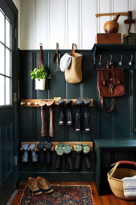 20 Dark Green Mudrooms for a Moody Vibe - Nikki's Plate Mudroom Laundry Room, Mudroom Design, Green Walls, Boot Room, Style At Home, Home Fashion, Home Staging, 인테리어 디자인, House Inspiration