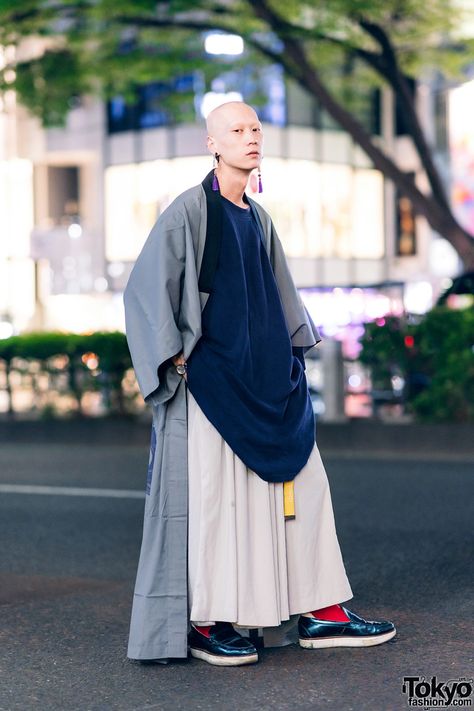 Kimono Street Style, Vintage Wide Leg Pants, Fashion Draping, Gender Fluid Fashion, Kimono Outfit, Male Kimono, Japanese Rock, Tokyo Fashion, Full Look