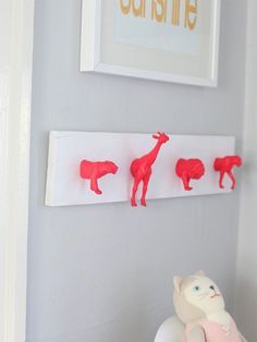 Neon Nursery Wall Hooks - 15 Unusual and Creative Repurposed Wall Hooks Diy Wall Hooks, Nursery Wall Hooks, Perlengkapan Bayi Diy, Diy Hat Rack, Diy Hooks, Diy Crib, Animal Hooks, Diy Wand, Decorative Wall Hooks