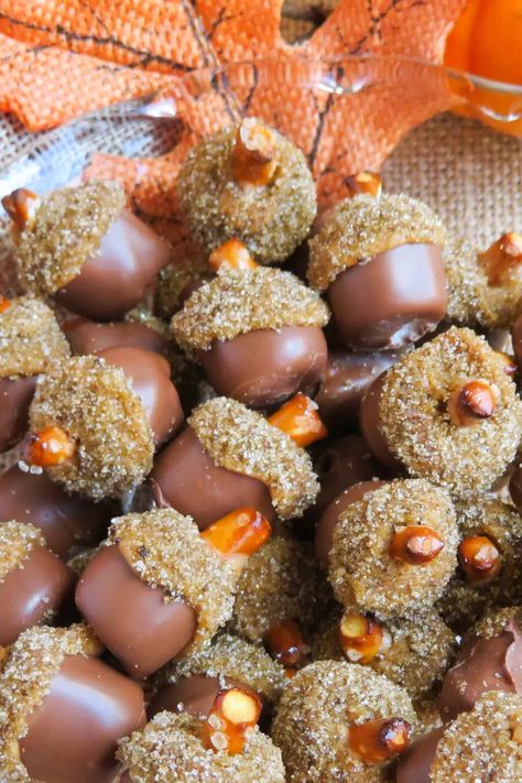 Acorn Looking Treats, Acorn Candy Kisses, Acorn Truffles, Tuna Croquettes Recipe, Southwestern Chicken Casserole, Edible Acorns, Chocolate Acorns, Acorn Treats, Acorn Recipe