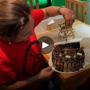 Children surprise their mother with new phone hidden in birthday cake | This mother is overjoyed when her children gift her a smartphone hidden inside a cake 🎂📱😮 | By In The Know ReportsFacebook Cake Surprise Inside, Surprise Inside Cake, Inside Cake, Surprise Cake, New Phone, New Phones, How To Know, Gifts For Kids, Birthday Cake