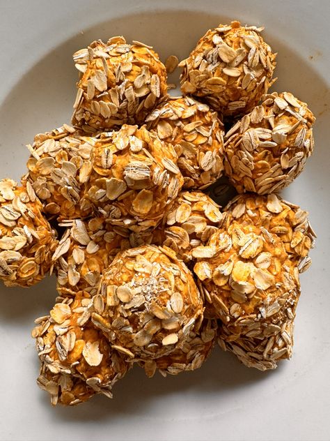 No-Bake Pumpkin Dog Treats Pumpkin Oat Dog Treat Recipe, No Bake Pumpkin Dog Treats, Pumpkin Treats For Dogs, Pumpkin Peanut Butter Dog Treats, Healthy Dog Snacks, Yogurt Oats, No Bake Dog Treats, Greek Yogurt And Peanut Butter, Pumpkin Peanut Butter